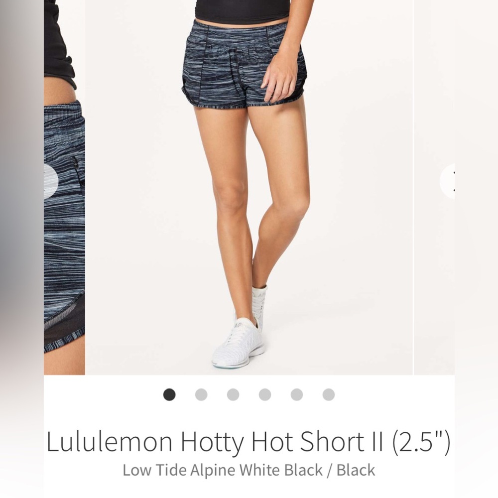 lululemon athletica Women's Lowtide Alpine print Hotty Hot Shorts